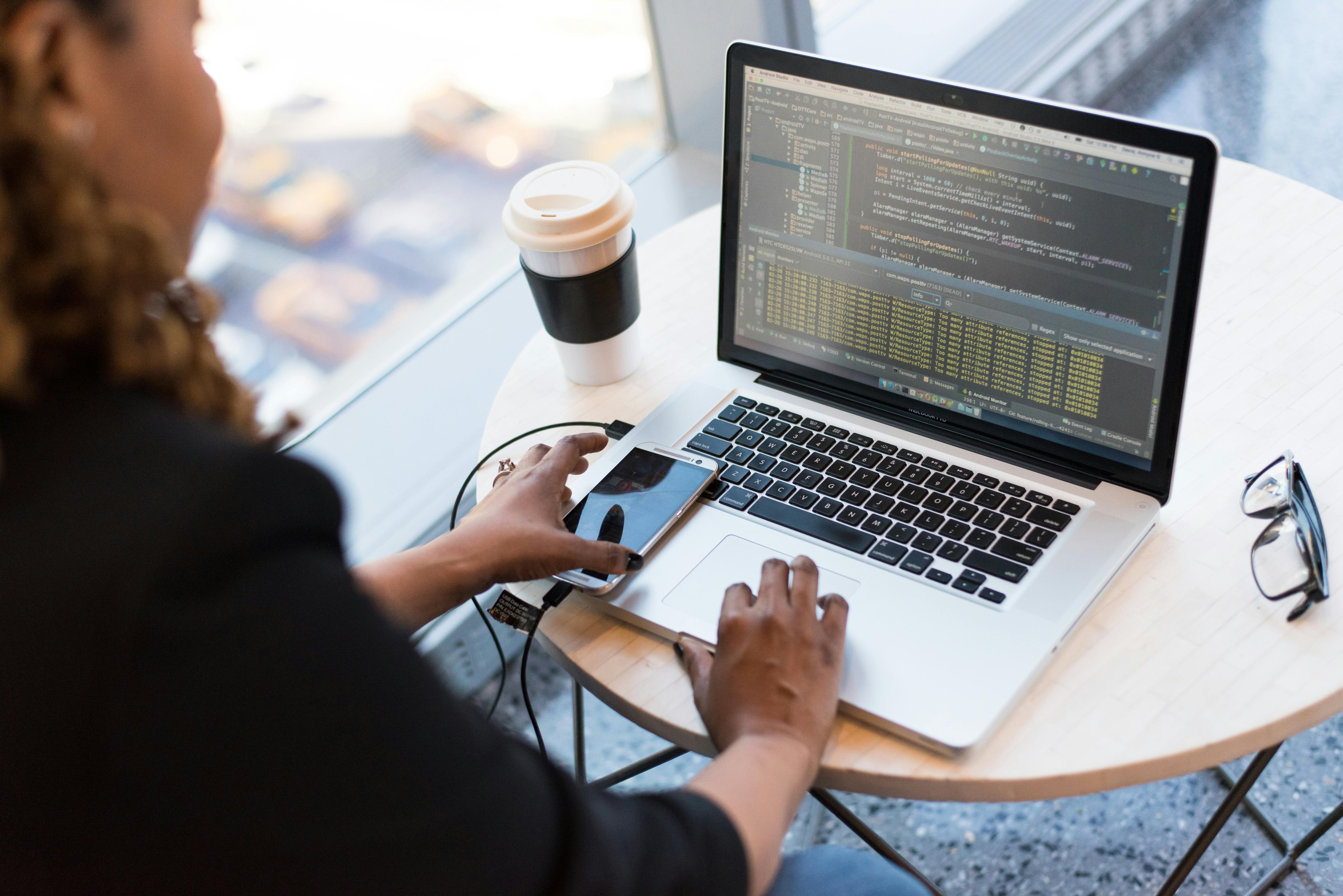7 Plataformas Gratuitas para Aprender Programação em 2025 (Do Zero ao Profissional)